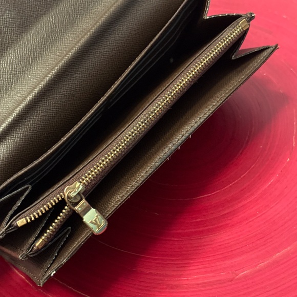 Louis Vuitton Monogram Brown Clutch - Picture 6 of 10